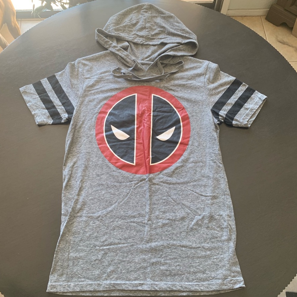 Marvel Deadpool Grey Hooded Short Sleeve T-shirt Women’s Small